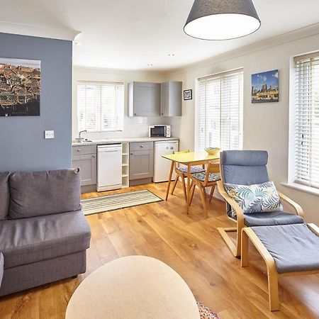 Host & Stay - Whitehall 1 Apartment Whitby Bagian luar foto