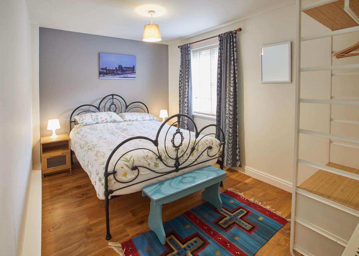 Host & Stay - Whitehall 1 Apartment Whitby Bagian luar foto